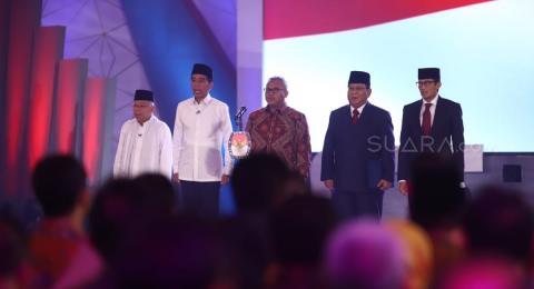 Tampil di Panggung dengan Jokowi - Maruf, Prabowo - Sandiaga Bawa Catatan