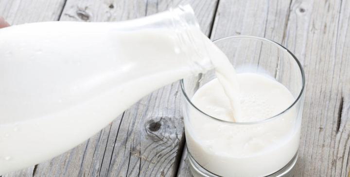 Perlukah Si Kecil Minum Susu Penambah Berat Badan Anak?