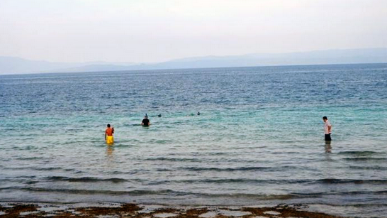 Wah! Eloknya Pantai Walengkabola