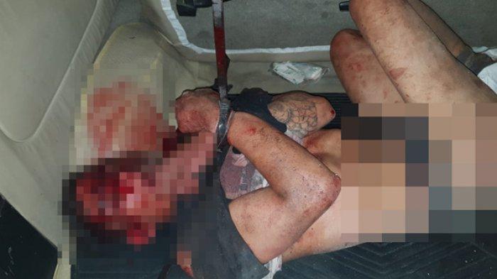 Maling Dihajar Massa Setelah Mobil Curian Tabrak Rumah Warga