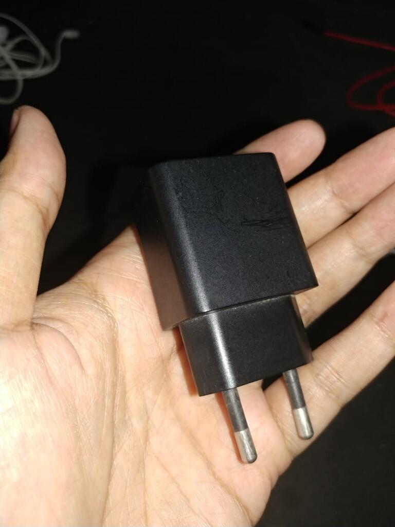 Tips Memilih Charger Smartphone Dengan Fitur FAST CHARGING Saat Ini