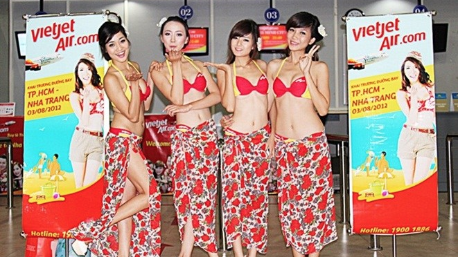 Pramugari VietJet Tak Akan Berbikini Saat Beroperasi di Indonesia