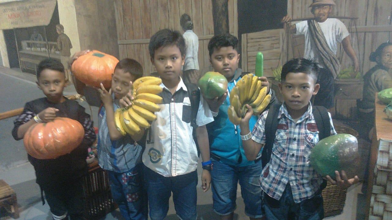Orang Tua Zaman Now Sibuk Sibuk Bekerja, Bagaimana Pola Pendidikan Pada Anak ?
