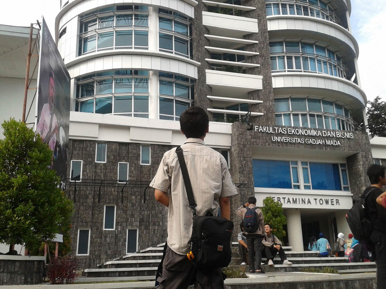 Ini Alasannya Lebih Baik Kamu Jangan Pacaran dengan Mahasiswa UGM!