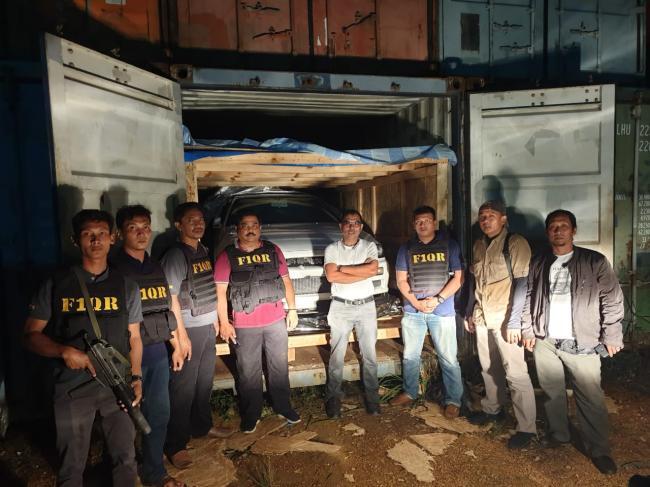 TNI AL Bongkar Gudang Pengusaha Penyelundup Mobil Mewah di Batam