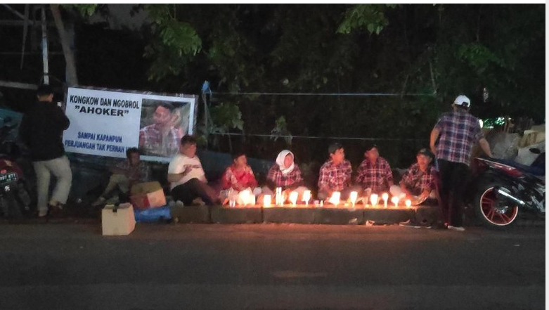 Jelang Ahok Bebas, Pendukung Nyalakan Lilin di Mako Brimob