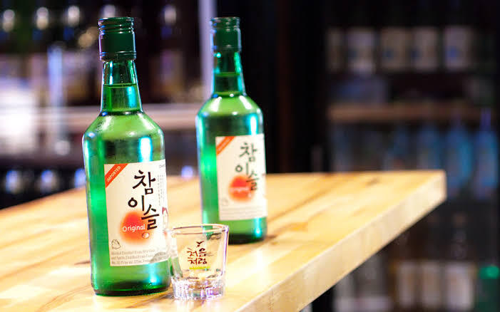 Suka Minum-Minum, Ternyata Ini Alasan Orang Korea Suka Minum Soju Saat Kumpul