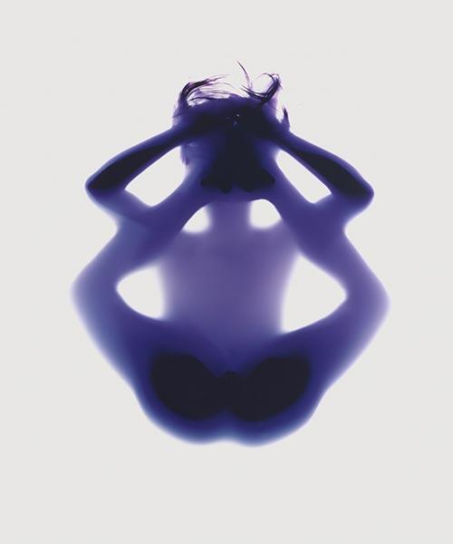 Cool, Yoga Photogram Ini Terlihat Begitu 'Menggoda' dalam Sensual Fotografi (BWK)