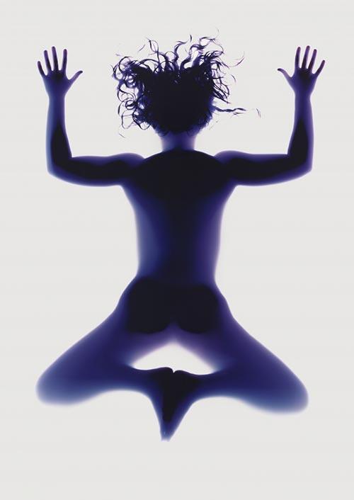 Cool, Yoga Photogram Ini Terlihat Begitu 'Menggoda' dalam Sensual Fotografi (BWK)