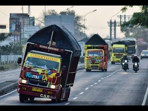 Fenomena Truk Goyang Atraksi Berbahaya Nan Dinanti