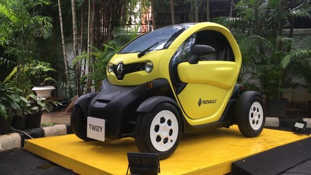 Kenalan Yuk Sama Twizy, Si Mobil Listrik Nan Mungil 