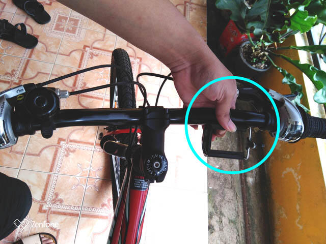 &#91;Trik Hemat&#93; Buat Sendiri Holder HP Untuk Sepeda MU