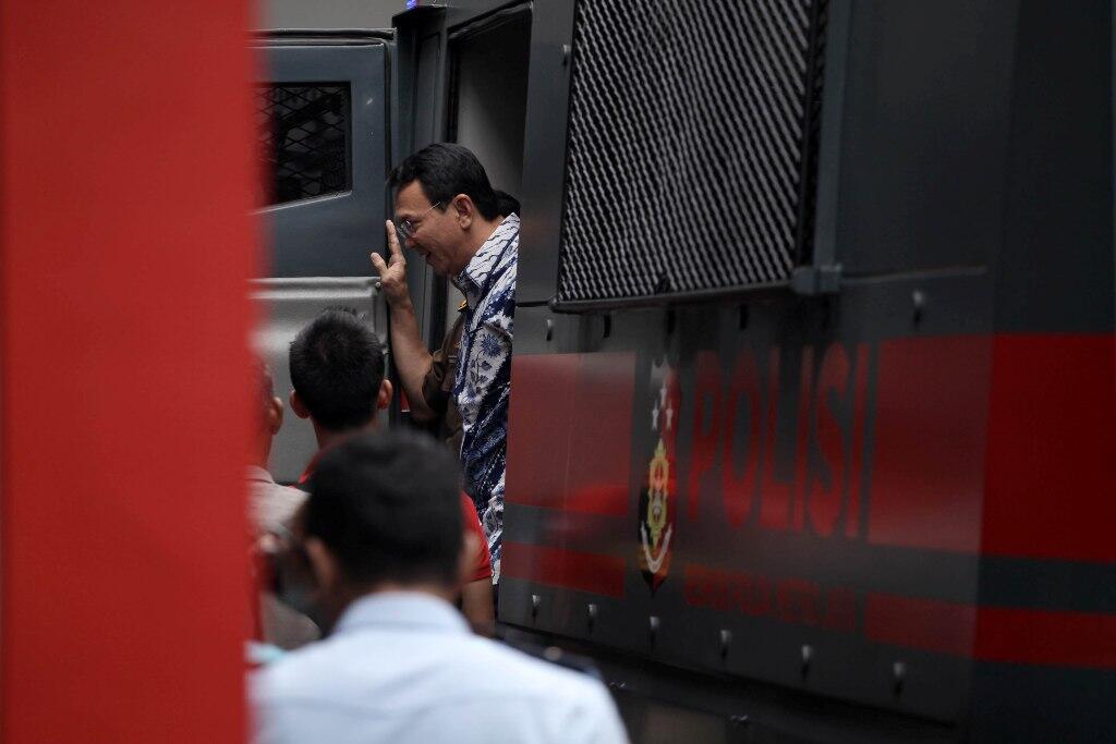 Ahok Ingin Jadi Vloger