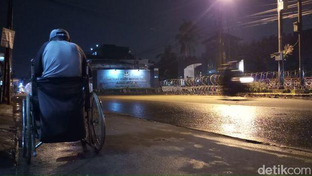 Kawat Berduri hingga Karangan Bunga untuk Ahok Terlihat di Depan Mako Brimob