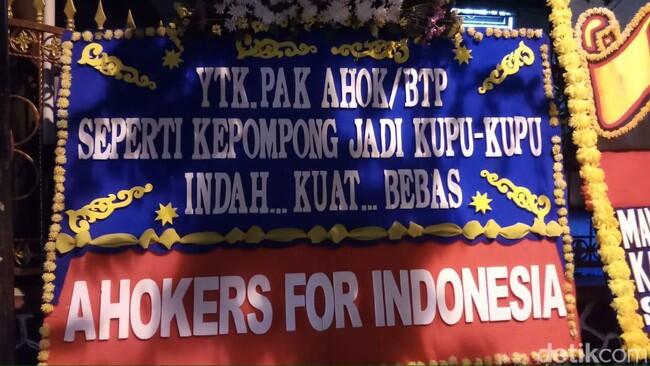 Kawat Berduri hingga Karangan Bunga untuk Ahok Terlihat di Depan Mako Brimob
