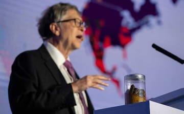 Poop In Hand, Bill Gates Backs China's Toilet Revolution