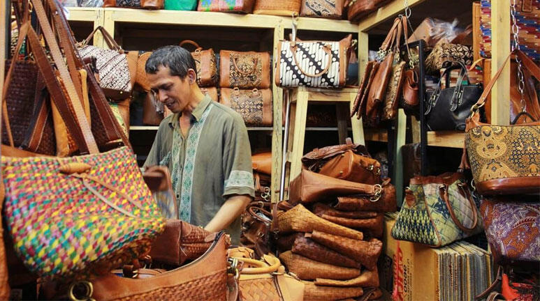 Memanjakan Mata di Pasar Beringharjo Yogyakarta