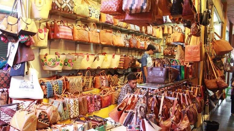 Memanjakan Mata di Pasar Beringharjo Yogyakarta