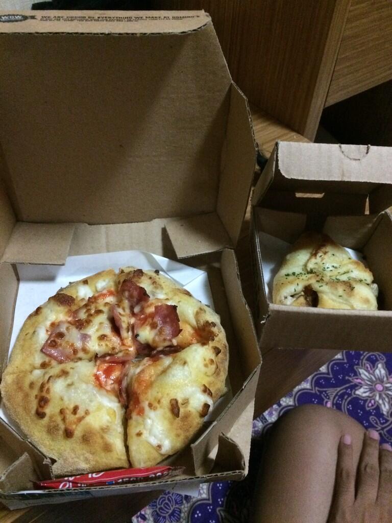 Review malem mingguan domino pizza