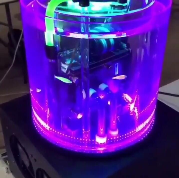 Beberapa Setup PC Keren dan Unik Menurut Ane