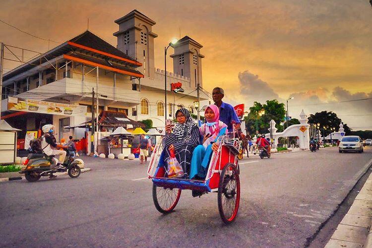 Becak, Antara Transportasi dan Kultur Kebudayaan Bangsa