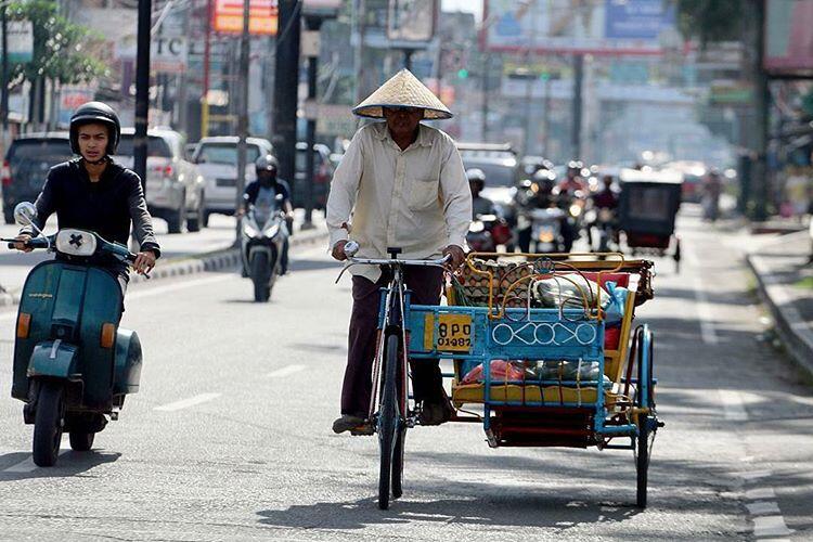 Becak, Antara Transportasi dan Kultur Kebudayaan Bangsa