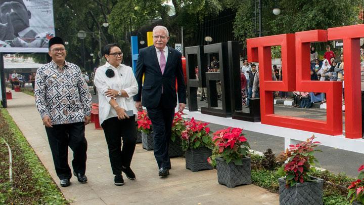 Kisah Palestine Walk di Kawasan Alun-alun Bandung