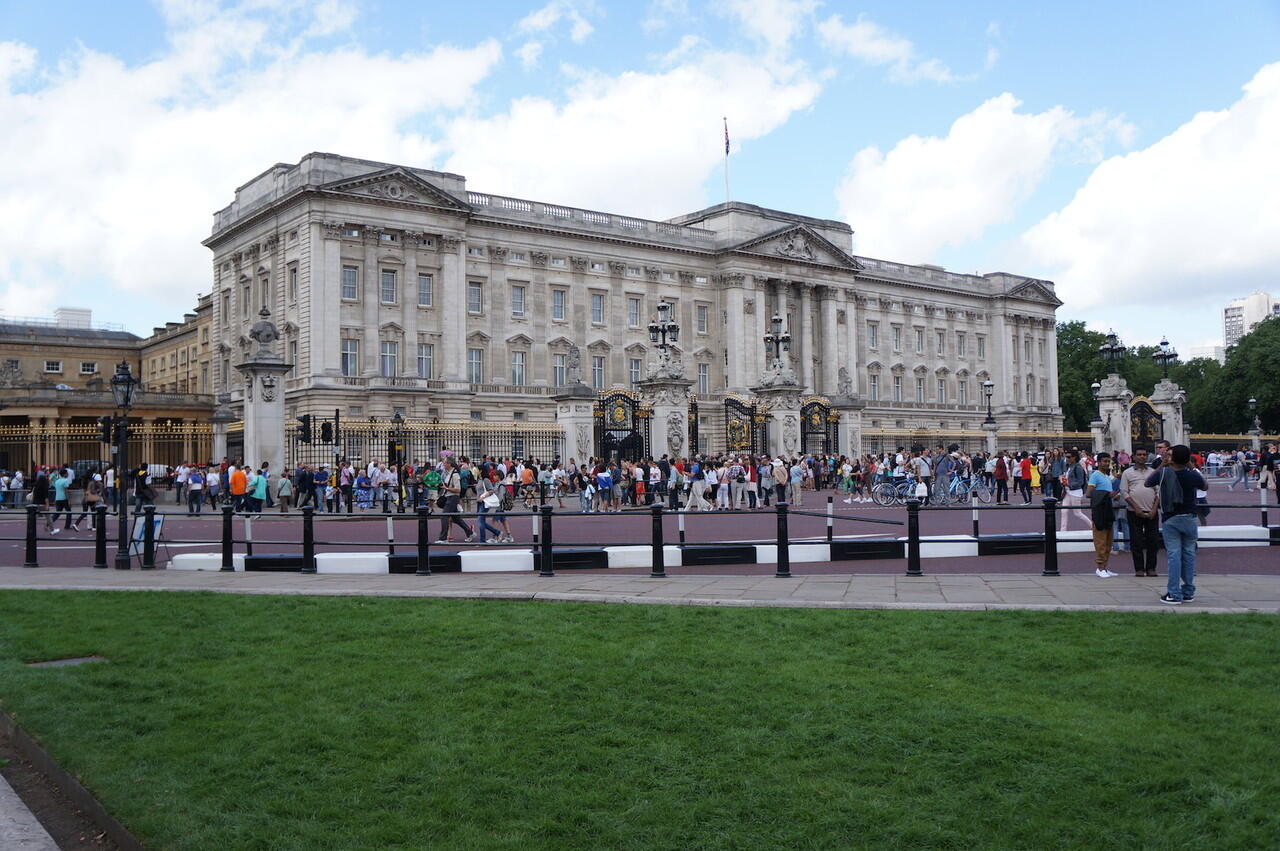 JALAN-JALAN SAMBIL MENGENAL BEBERAPA BANGUNAN BERSEJARAH &amp; WISATA DI LONDON