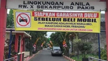 FENOMENA! &quot;Punya Mobil Ga Punya Garasi&quot;? Parkir Sembarangan Bikin Sewot Tetangga!