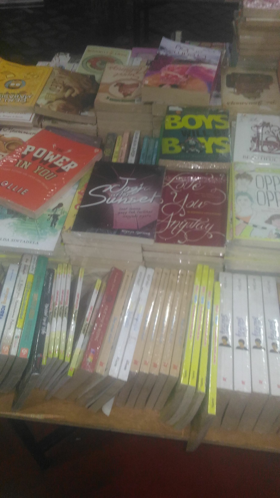 Buku Fisik Atau Buku Digital ?
