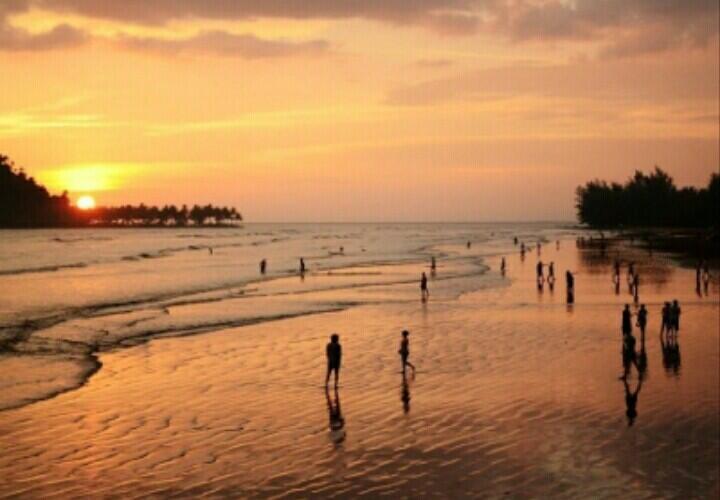 5 Pantai Yang Kece Di Kota Padang