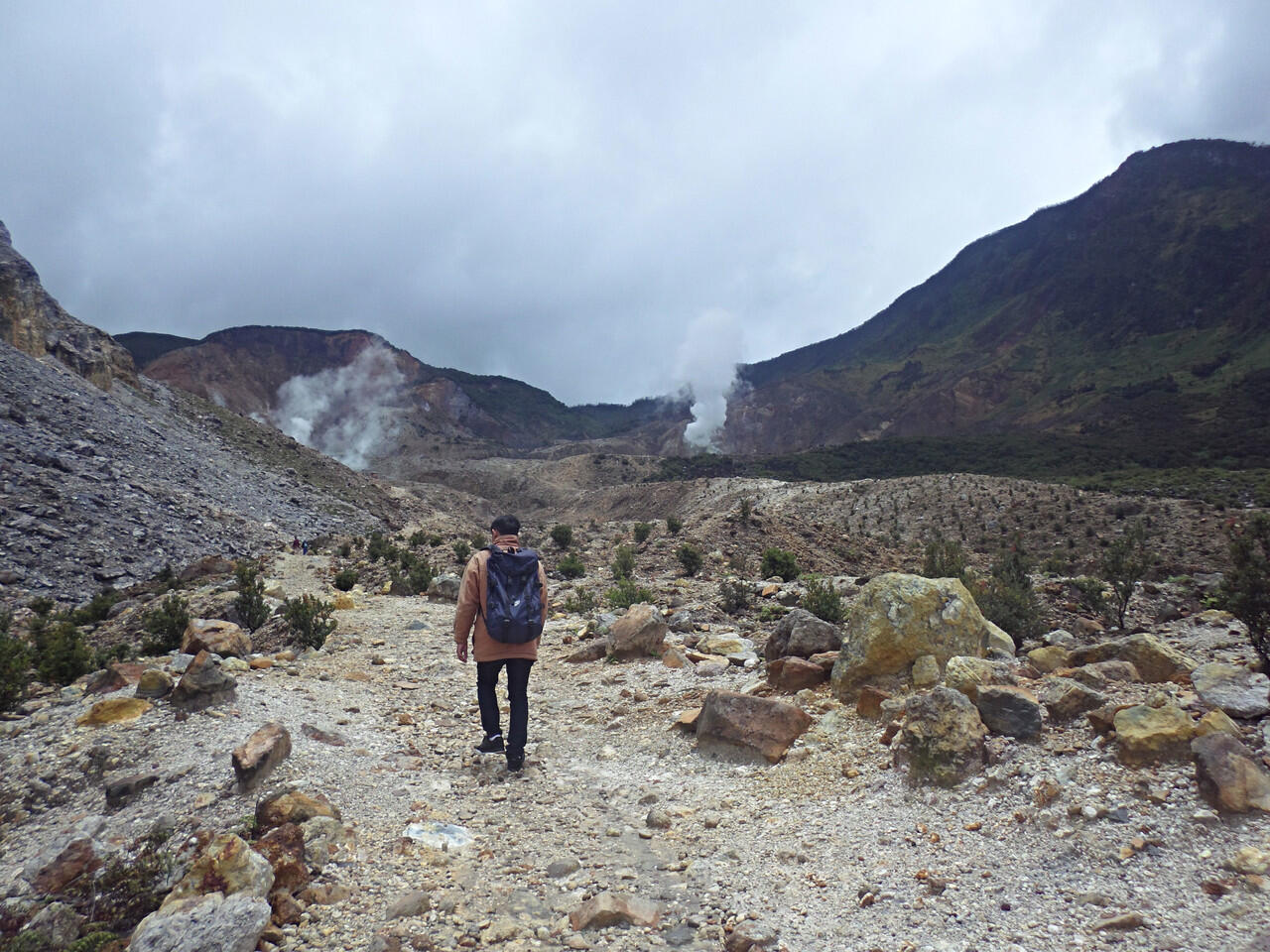 Petualangan Ke Gunung Papandayan