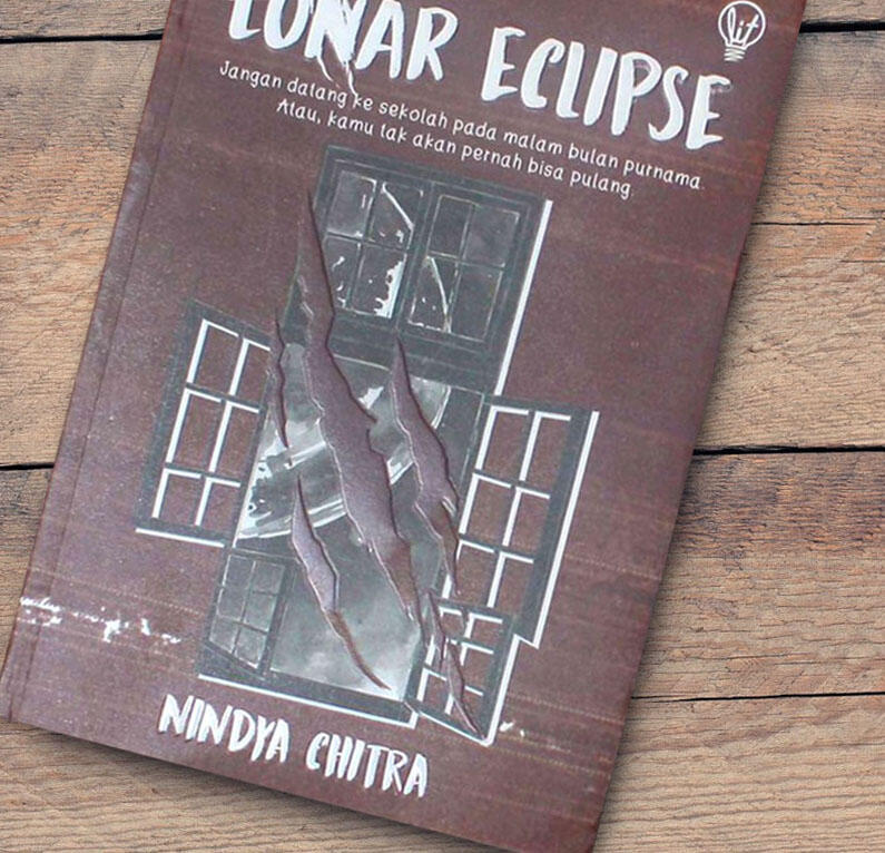 Review Novel: Lunar Eclipse by Nindya Chitra