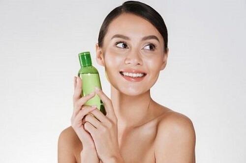 Jangan Lupa Perhatikan Hal Ini Saat Menggunakan Exfoliating Toner Ya Sis!