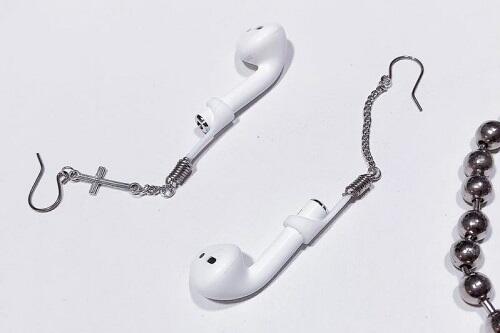 AiRings Hadir Agar AirPods Lo Ga Ilang Sis!