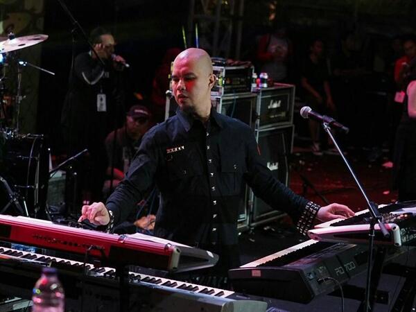 Terjun ke dunia politik, 7 vokalis band ini daftar caleg Pemilu 2019