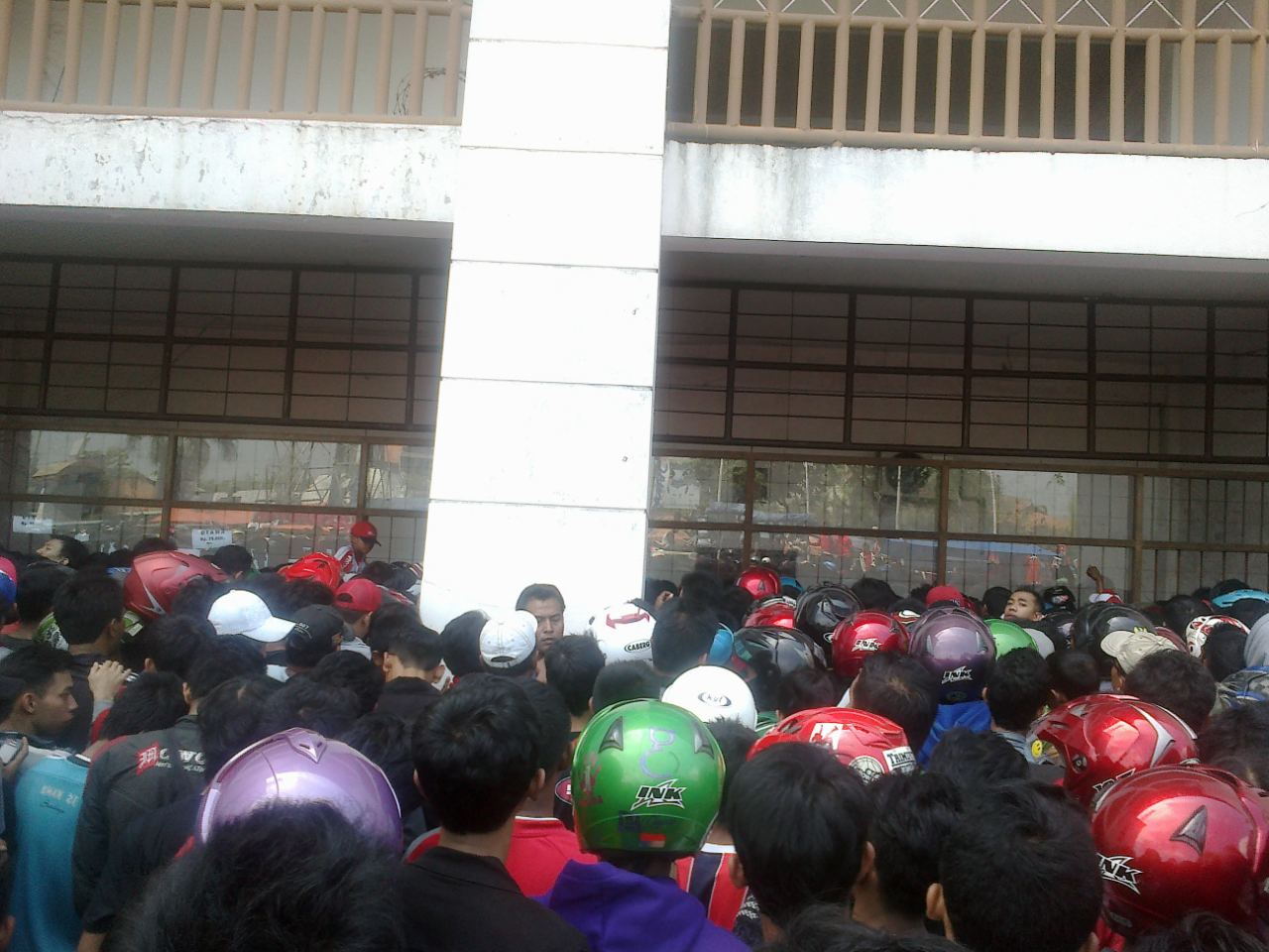 Pengalaman Jadi Pemain Ke - 12 Timnas