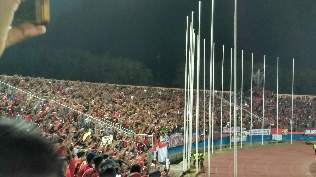 Pengalaman Jadi Pemain Ke - 12 Timnas