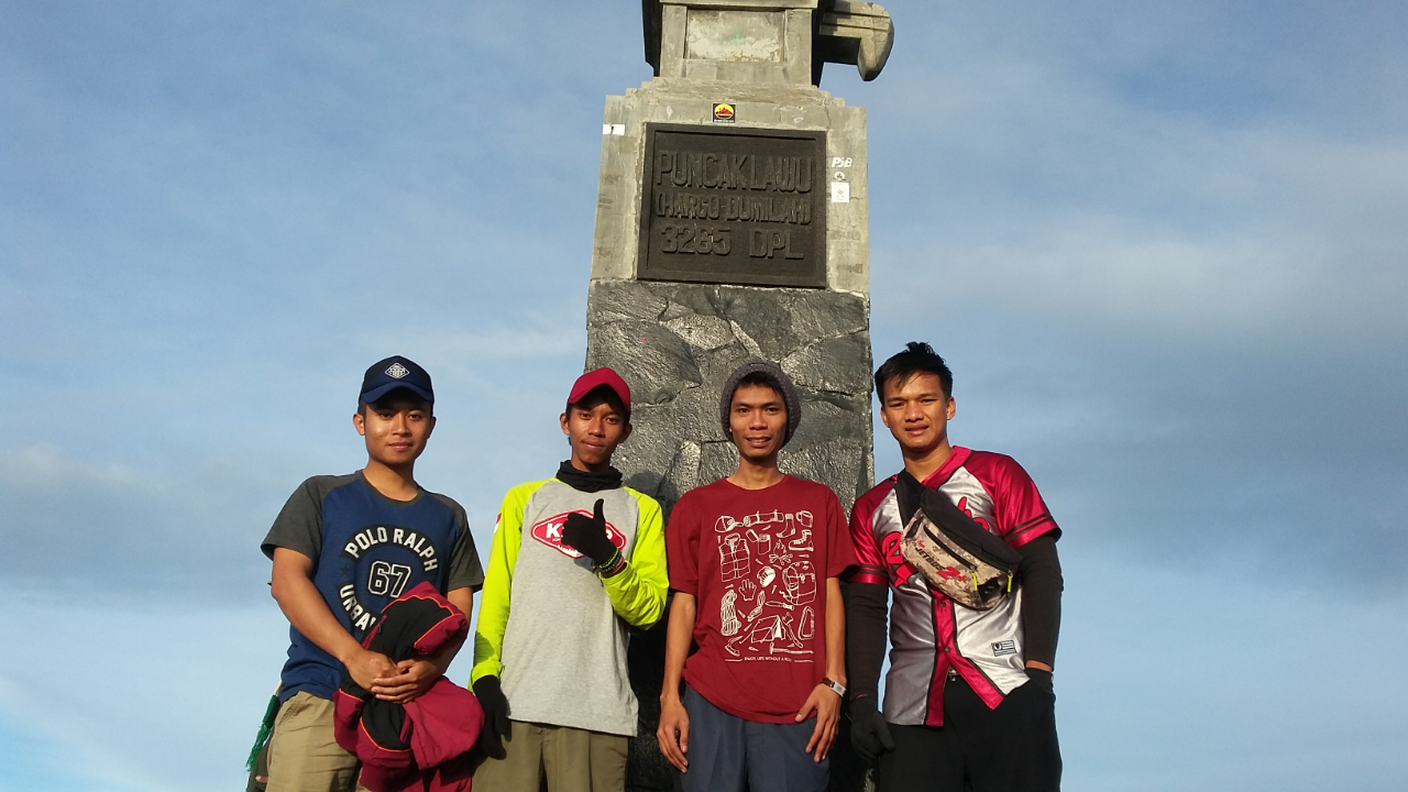 Serunya Mendaki Gunung Lawu