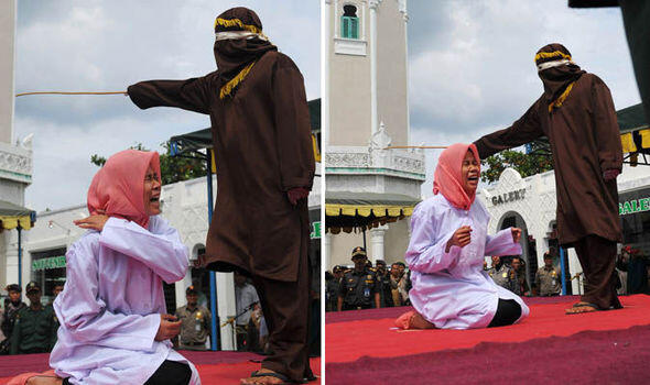 Warga Singkil Lebih Suka Tonton Perempuan Dicambuk
