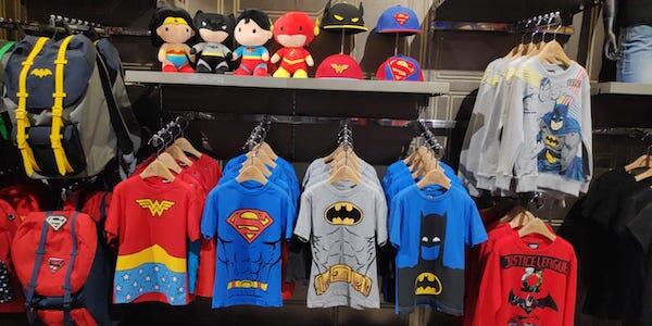 Nyobain Naik Pesawatnya Batman di Macao