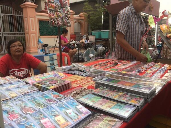 Wisata Pasar Malam di Jonker Walk Melaka, Cobain Poh Piahnya Gan!