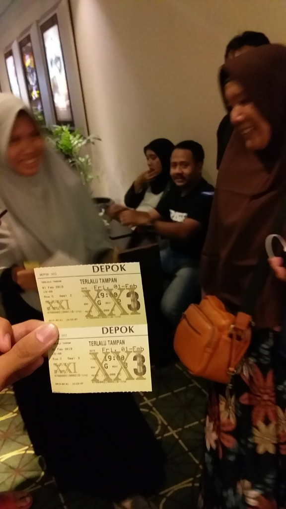 Keseruan Nobar Terlalu Tampan Bersama Kaskuser Depok