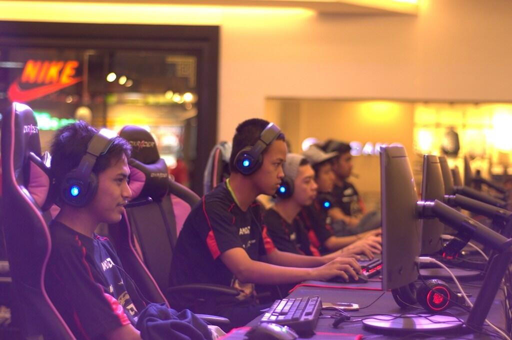 Melahirkan Banyak Gamers, Indonesia Jadi Market Bagus Untuk E – sports