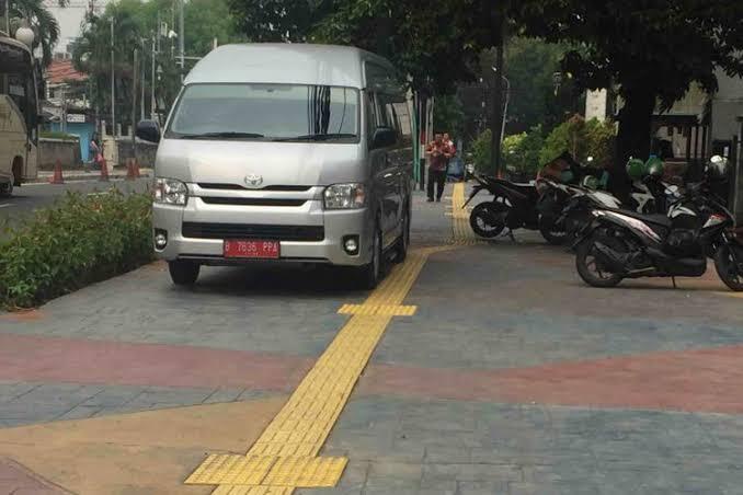 Nasib Pejalan Kaki Yang Menjadi Anak Tiri Di Jalan Sendiri