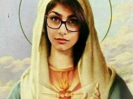 Beberapa Fakta Tentang Mia Khalifa!!