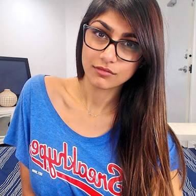 Beberapa Fakta Tentang Mia Khalifa!!