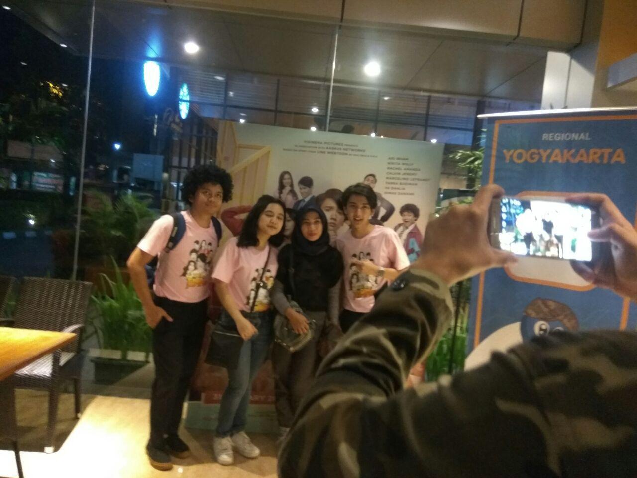 &#91;Field Report&#93; Nobar Seru dan Asyik Film 'Terlalu Tampan' di Yogyakarta 