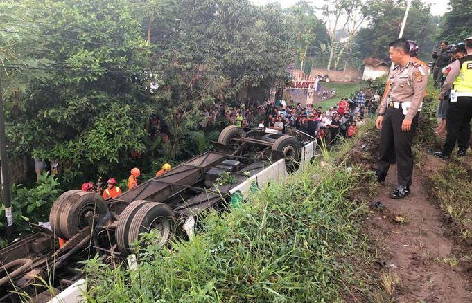 Penumpang: Sebelum Terguling Bus Kramat Djati Ugal-ugalan