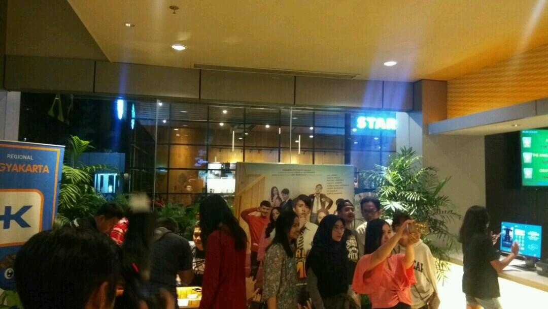 &#91;FR&#93; NOBAR SERUNYA &quot;TERLALU GANTENG&quot; DAN KEJUTAN BINTANG FILMNYA DI YOGYAKARTA!!